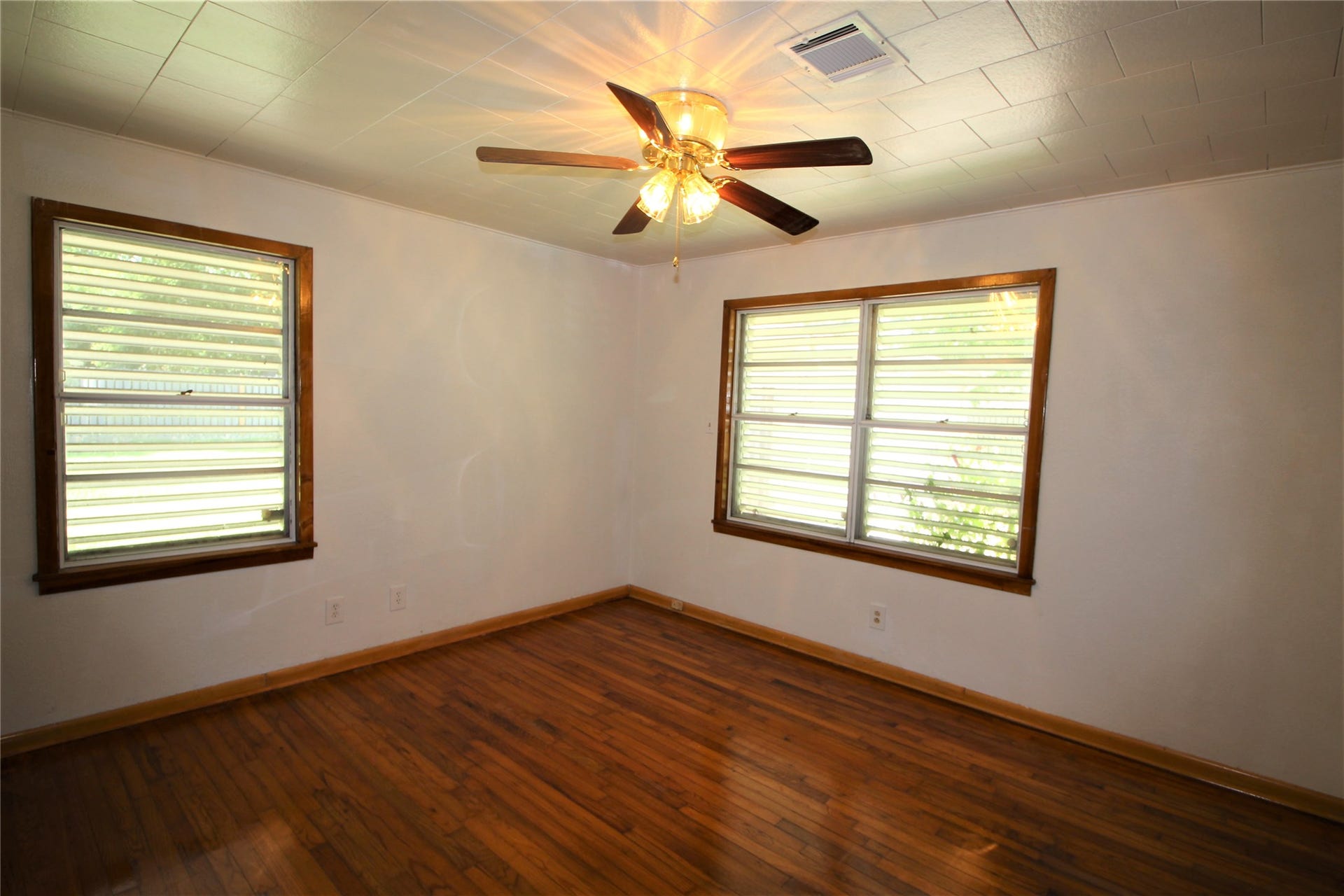 2428 Corbett Street, La Marque, TX 77568 2428 Corbett Street, La Marque, TX 77568