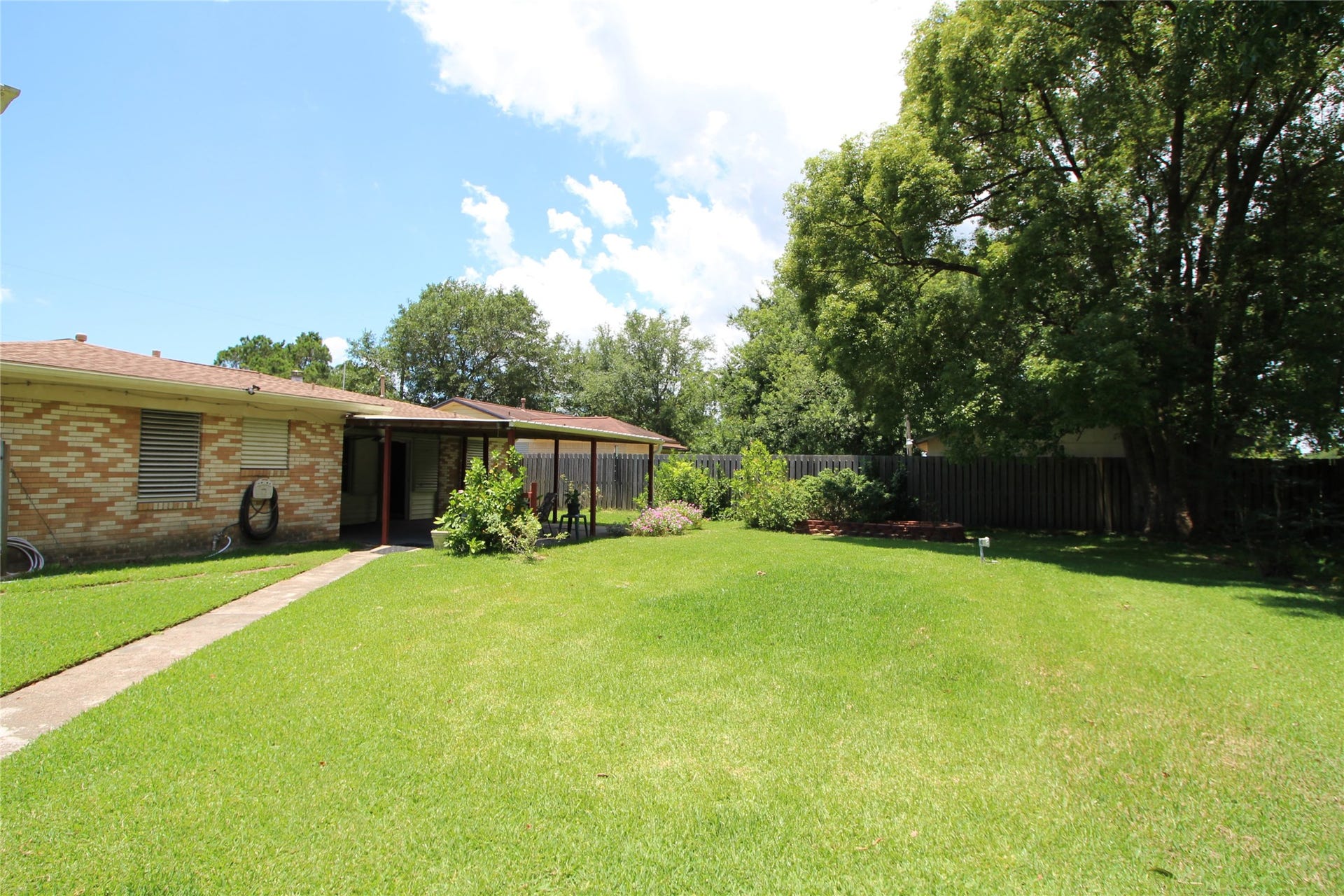 2428 Corbett Street, La Marque, TX 77568 2428 Corbett Street, La Marque, TX 77568