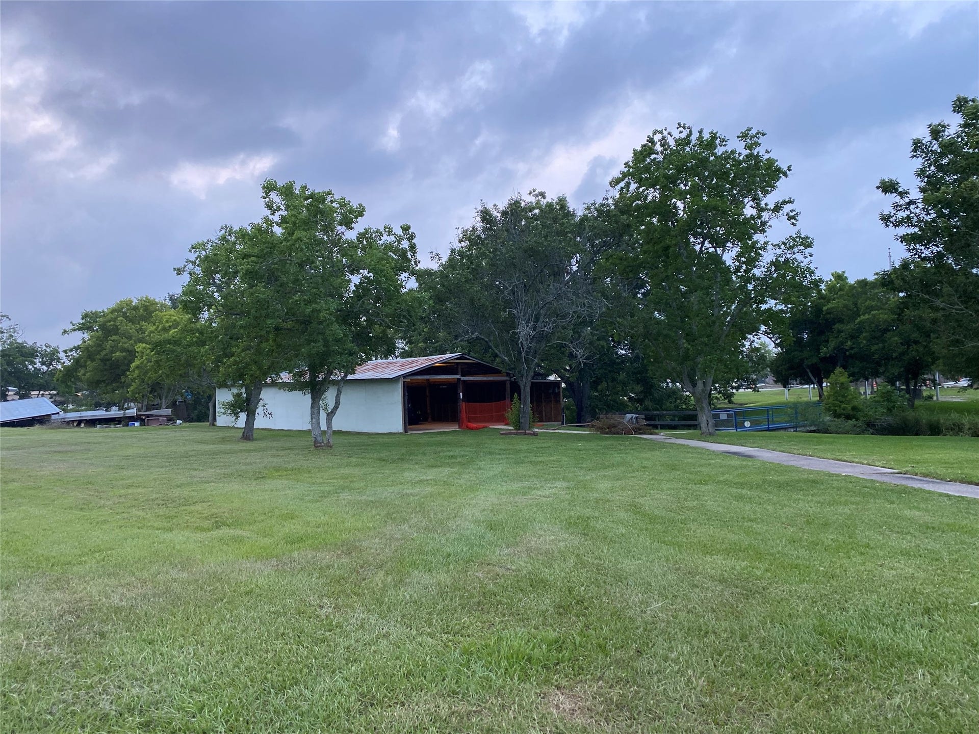 2609 Hughes Road, Dickinson, TX 77539 2609 Hughes Road, Dickinson, TX 77539