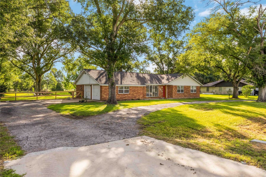 Property photo for 16011 Highway 36, Needville, TX