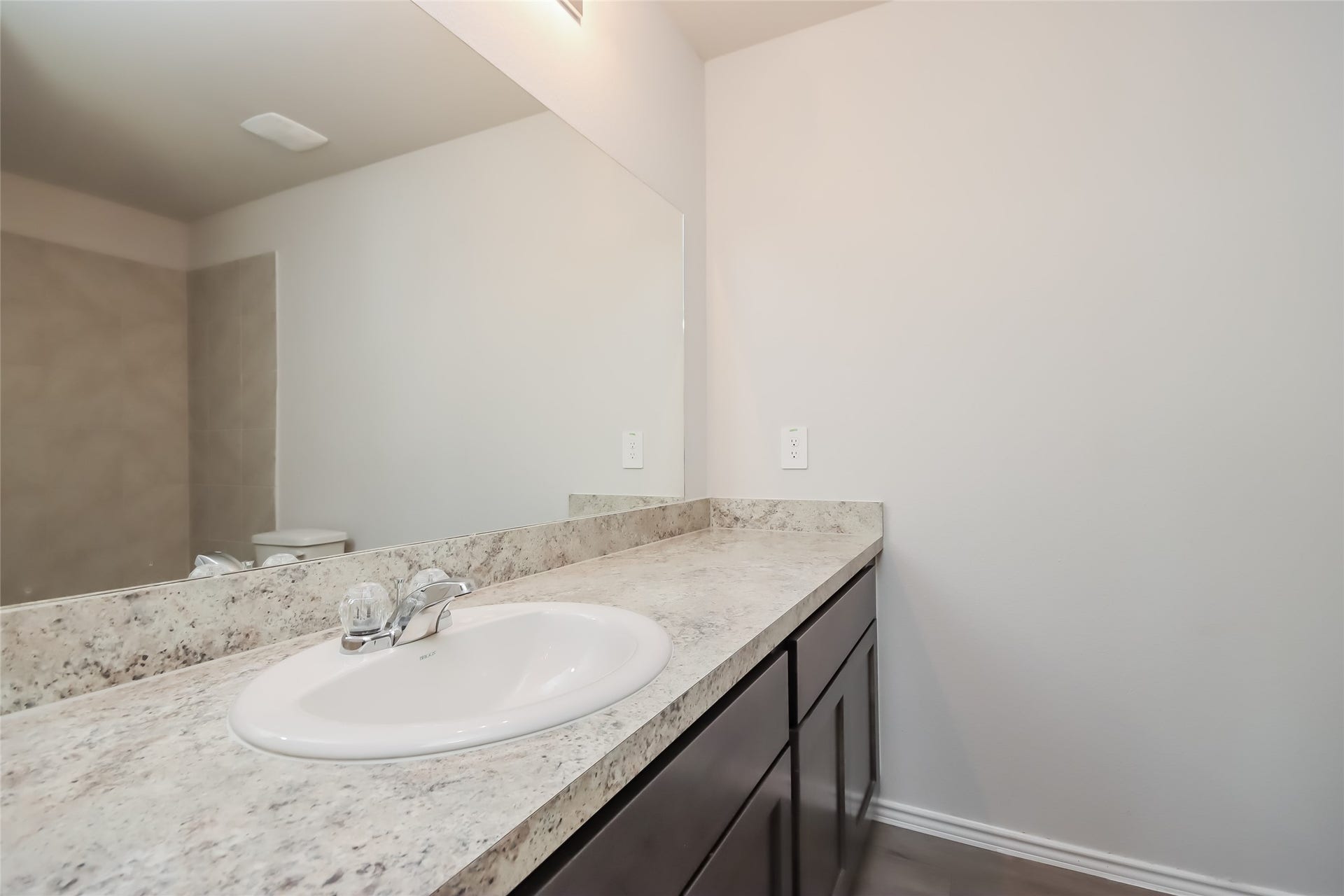 4822 Sessile Trail, Spring, TX 77373 Photos may be representative of the floor plan and not the exact home. Finishes, layout, and features of the actual property for lease may vary.