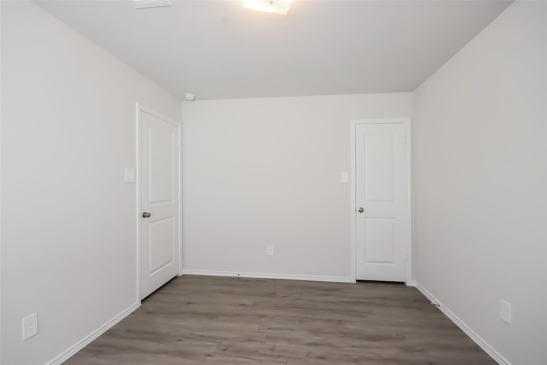 4822 Sessile Trail, Spring, TX 77373 Photos may be representative of the floor plan and not the exact home. Finishes, layout, and features of the actual property for lease may vary.