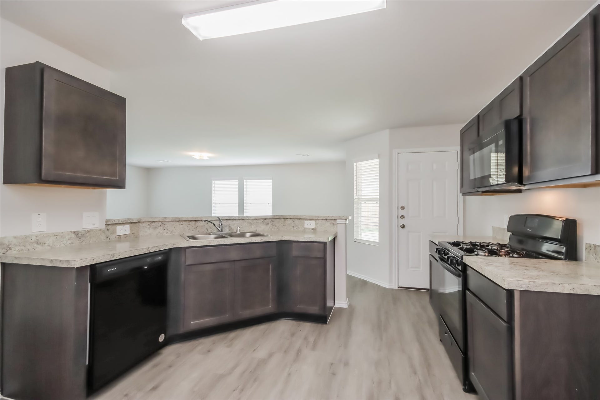 4822 Sessile Trail, Spring, TX 77373 Photos may be representative of the floor plan and not the exact home. Finishes, layout, and features of the actual property for lease may vary.