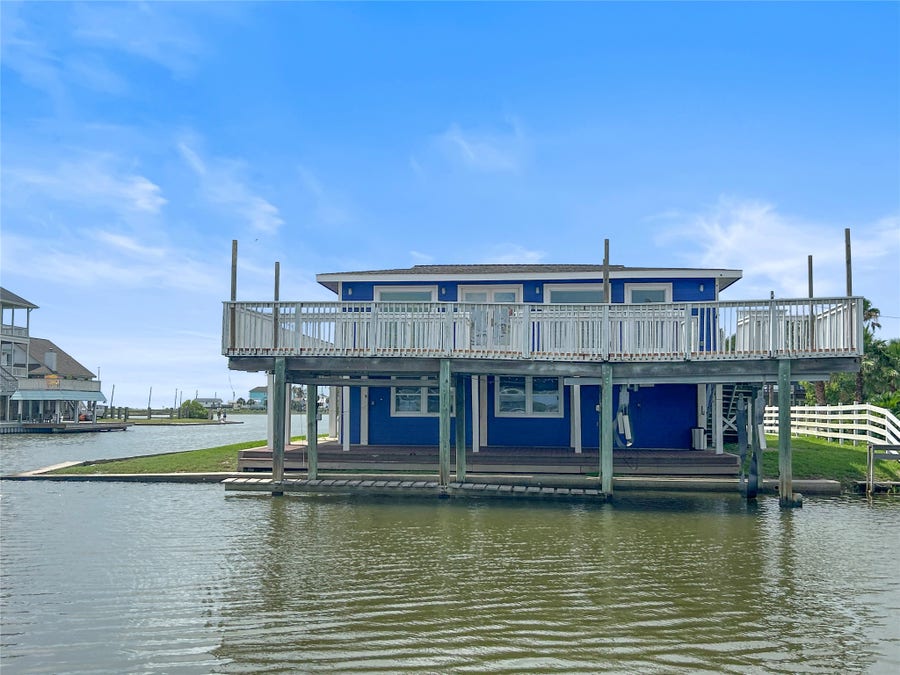 Property photo for 16643 Bermuda Way, Jamaica Beach, TX