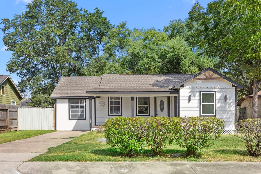 Property photo for 905 Elm Avenue, Pasadena, TX