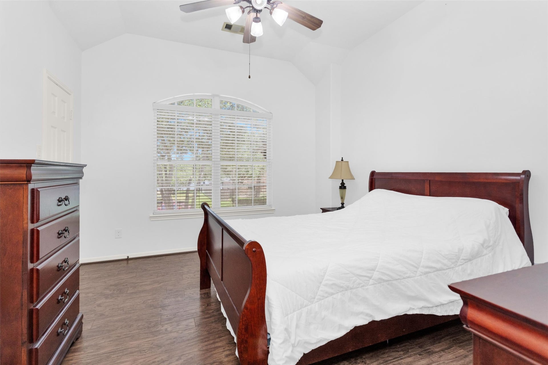 2944 Auburn Woods Drive, Pearland, TX 77581 Upstair Bedroom