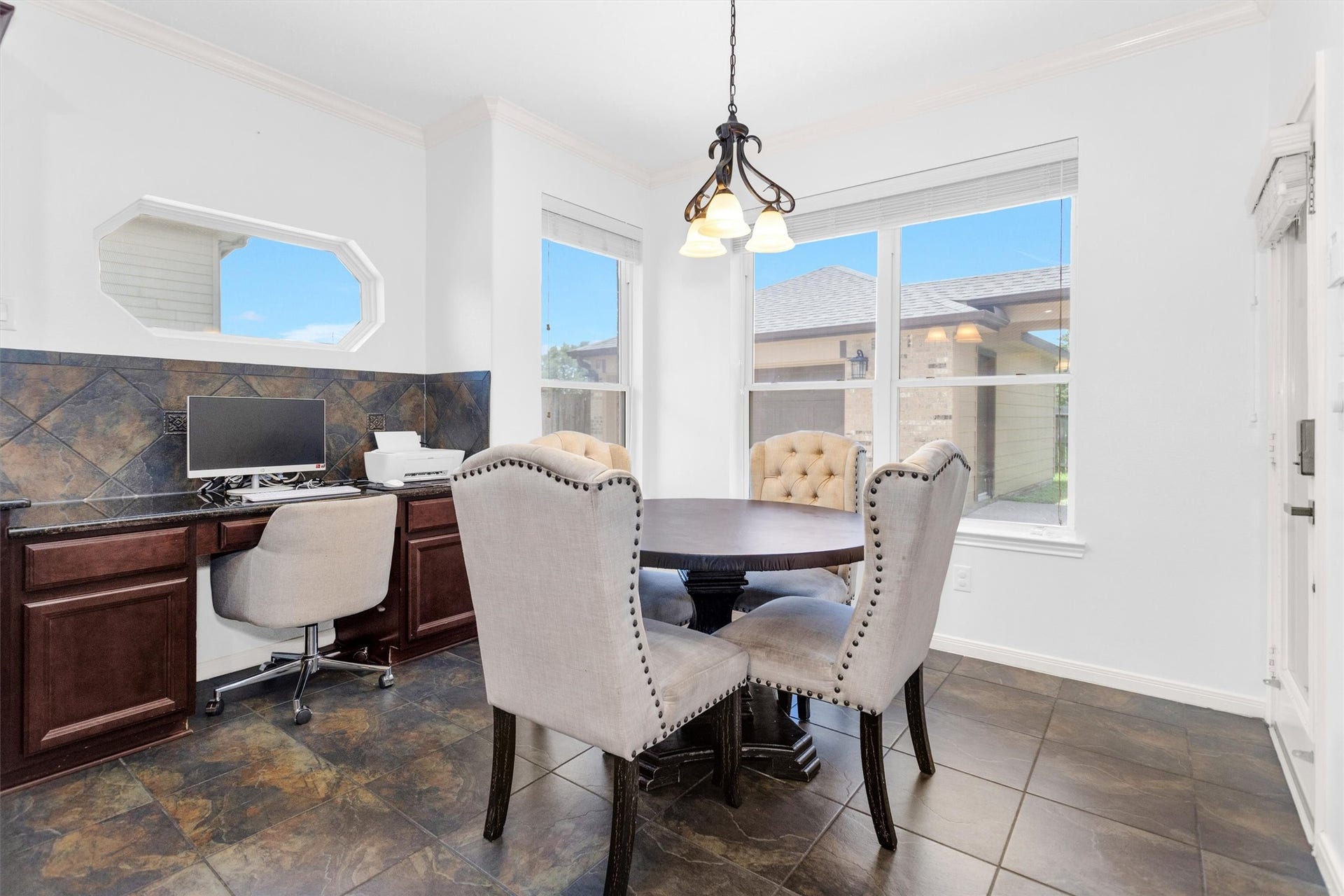 2944 Auburn Woods Drive, Pearland, TX 77581 Breakfast room