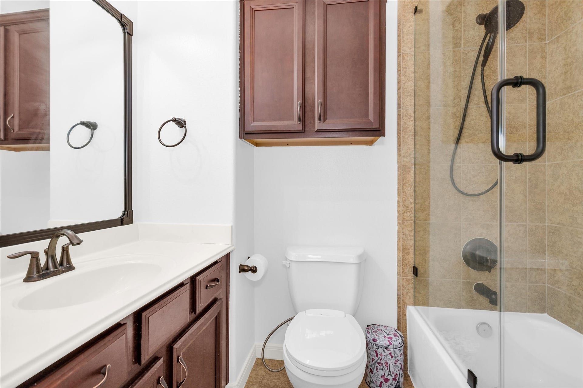 2944 Auburn Woods Drive, Pearland, TX 77581 Bathroom Upstairs