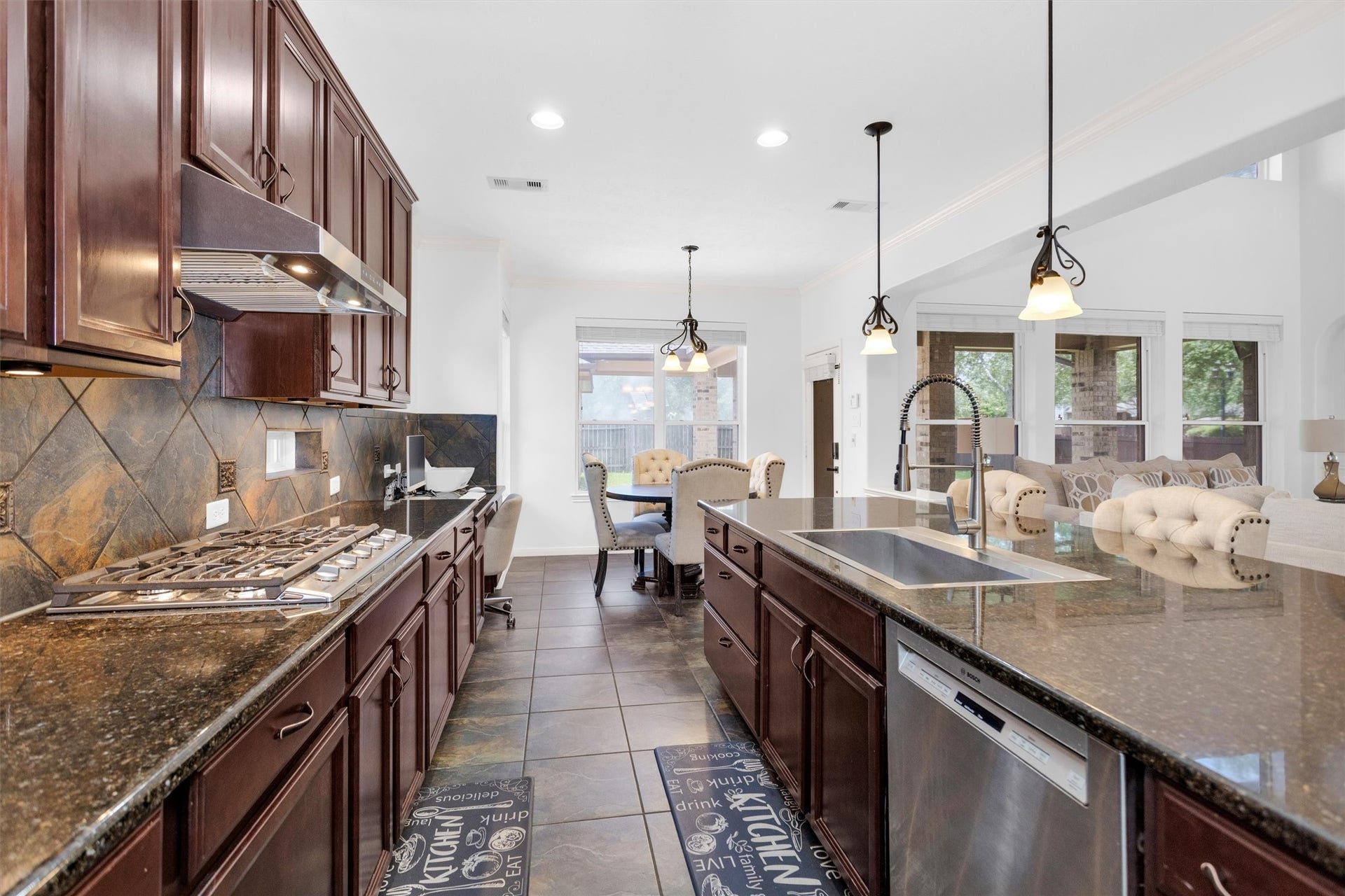 2944 Auburn Woods Drive, Pearland, TX 77581 Kitchen