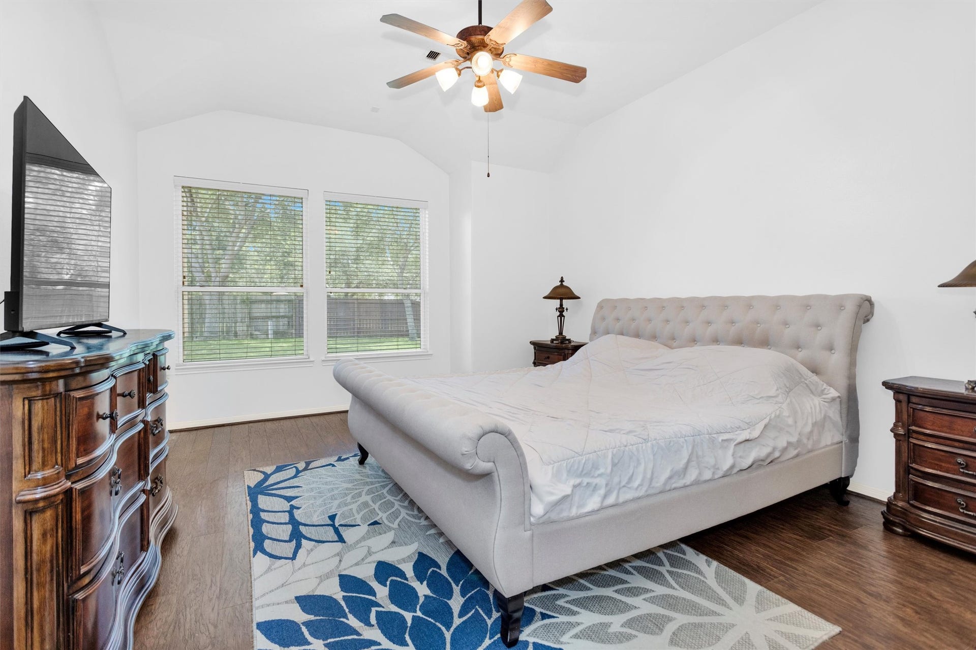 2944 Auburn Woods Drive, Pearland, TX 77581 Primary bedroom