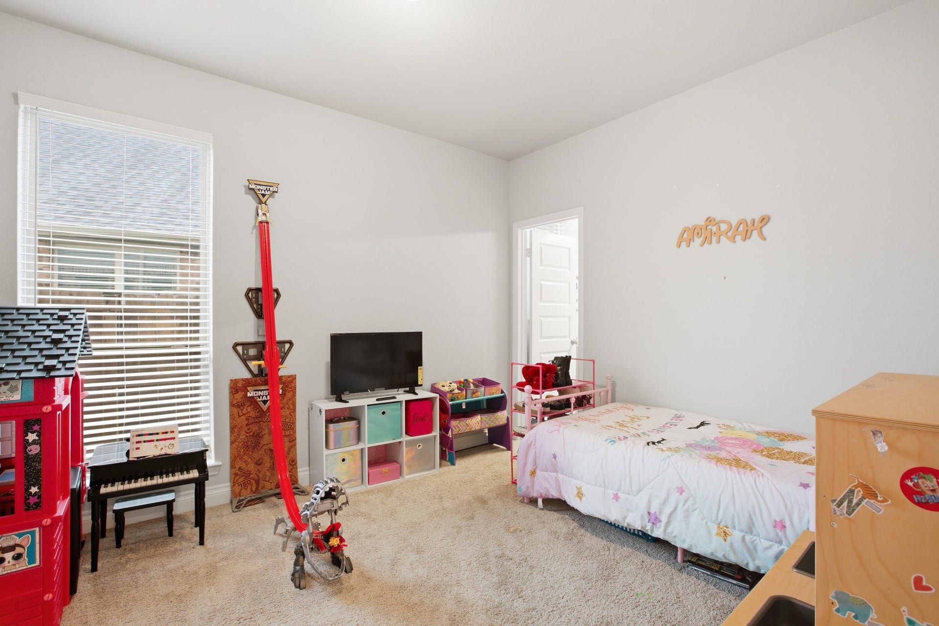 19451 Gray Mare Drive, Tomball, TX 77377 19451 Gray Mare Drive, Tomball, TX 77377