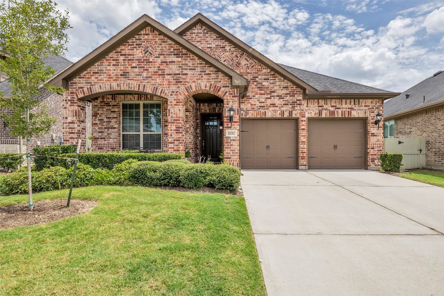 Property photo for 10082 Black Maple Drive, Conroe, TX