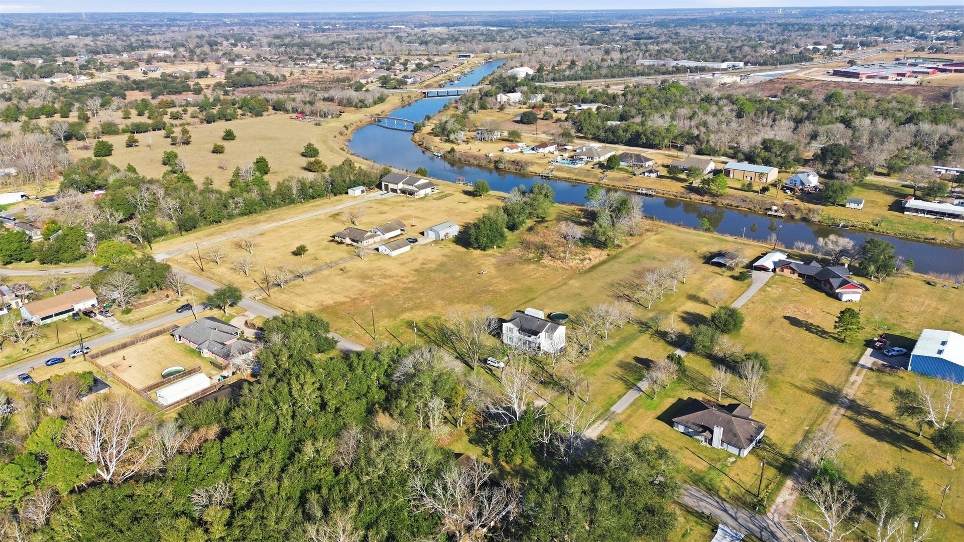 0 Robinson Road, Hitchcock, TX 77563 Texas land with waterfront is getting more rare. This acreage homesite is a hidden gem.