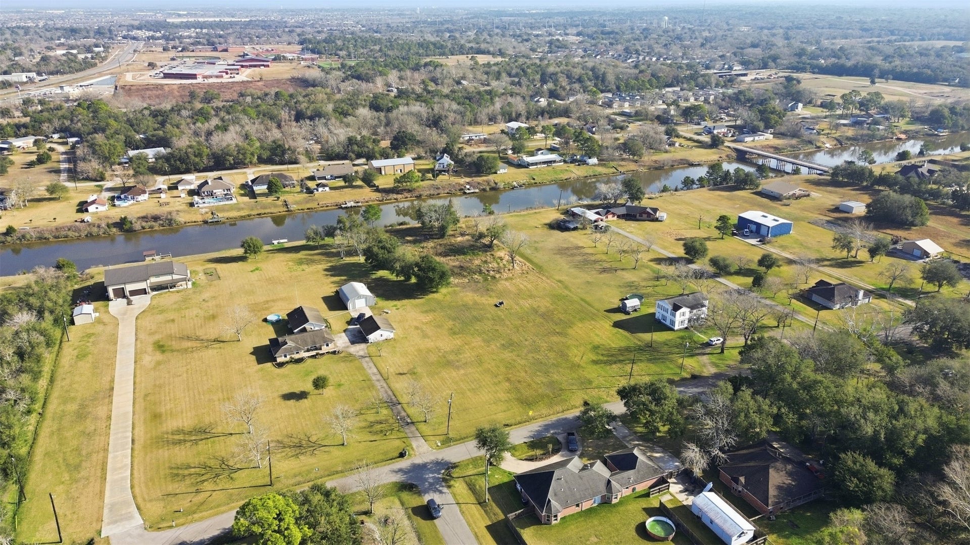 0 Robinson Road, Hitchcock, TX 77563 Wide open spaces and room to breathe without being on top of your neighbors.