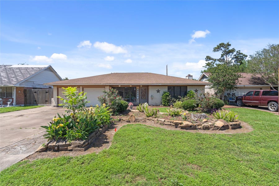 Property photo for 2521 Pickerton Drive, Deer Park, TX