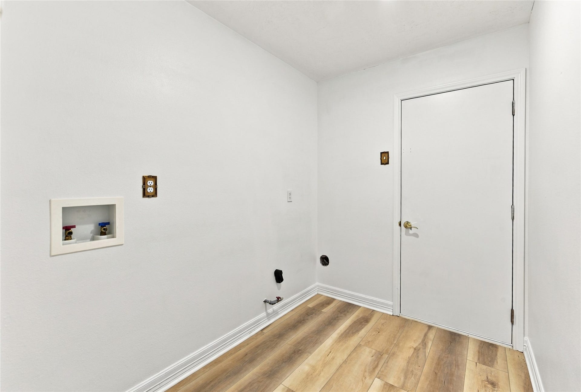 8501 Twelve Oaks Drive, Texas City, TX 77591 8501 Twelve Oaks Drive, Texas City, TX 77591