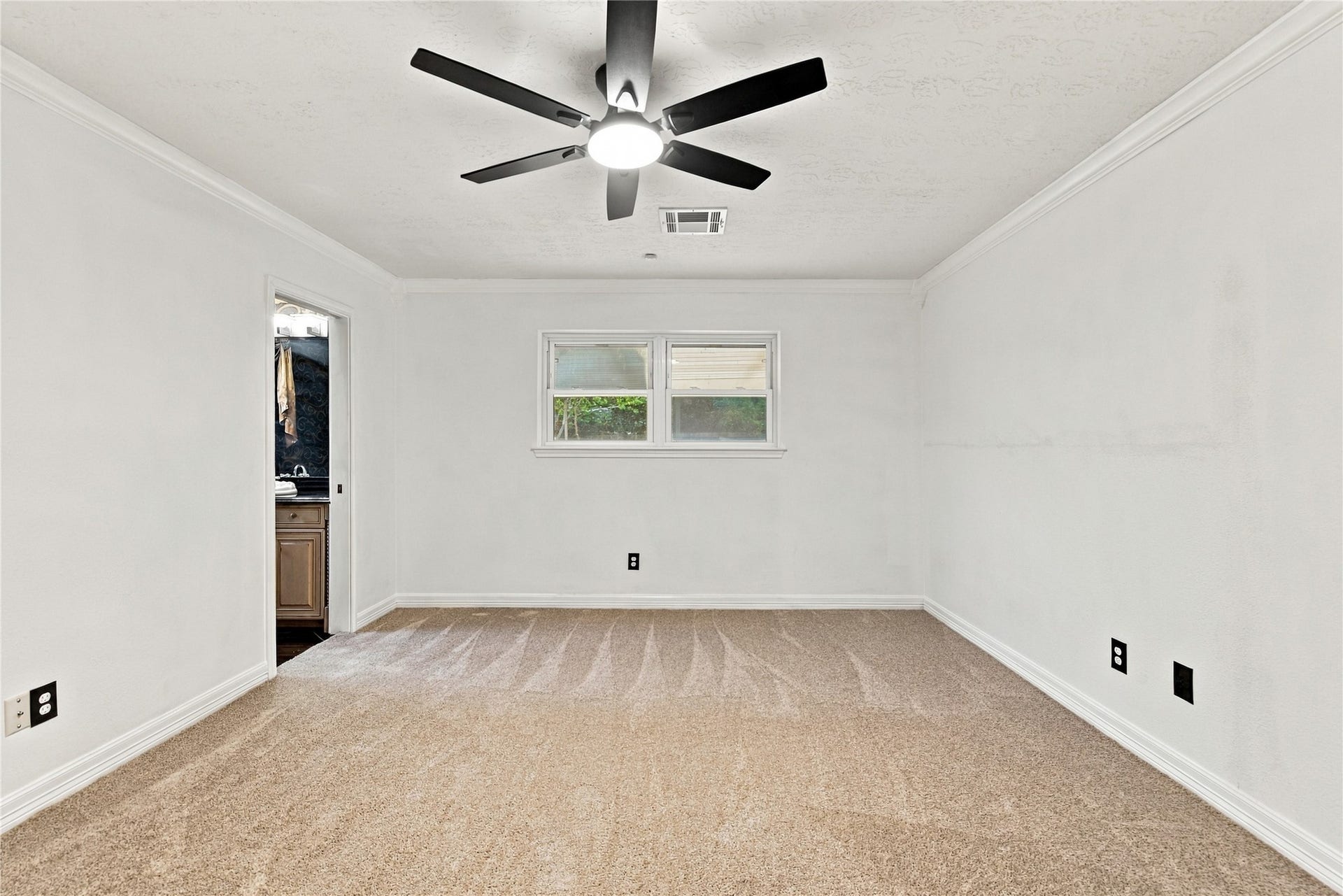 8501 Twelve Oaks Drive, Texas City, TX 77591 8501 Twelve Oaks Drive, Texas City, TX 77591