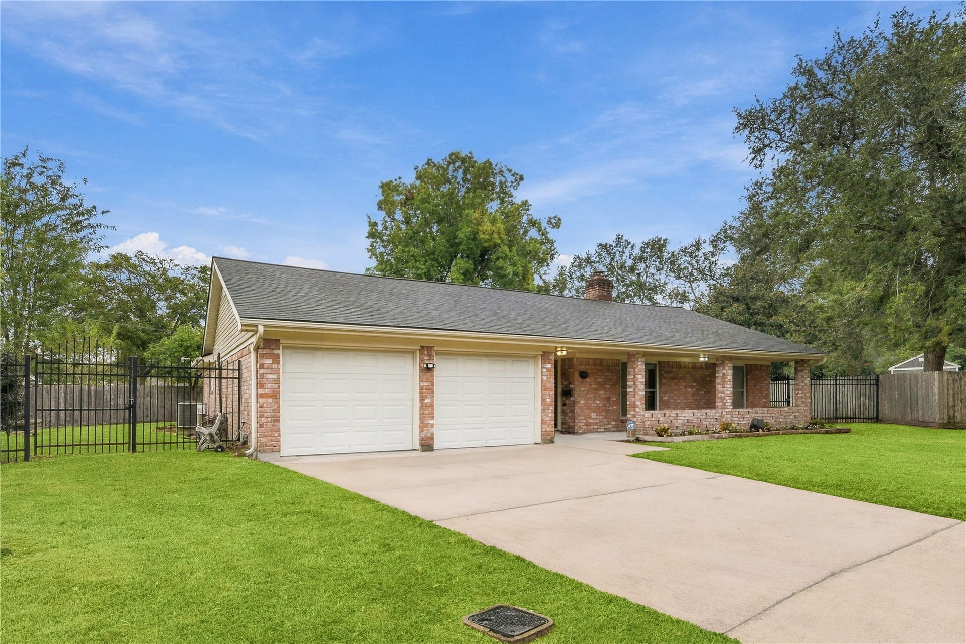8501 Twelve Oaks Drive, Texas City, TX 77591 8501 Twelve Oaks Drive, Texas City, TX 77591
