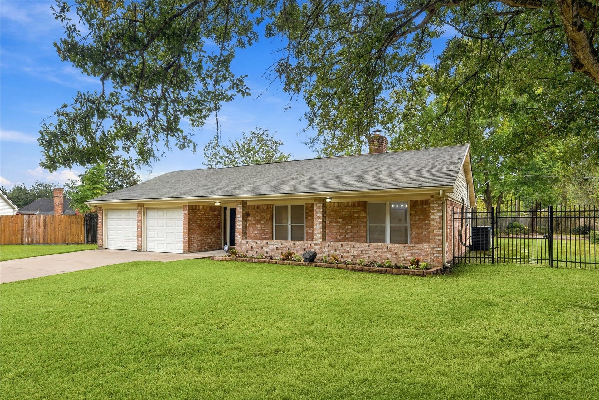 8501 Twelve Oaks Drive, Texas City, TX 77591 8501 Twelve Oaks Drive, Texas City, TX 77591