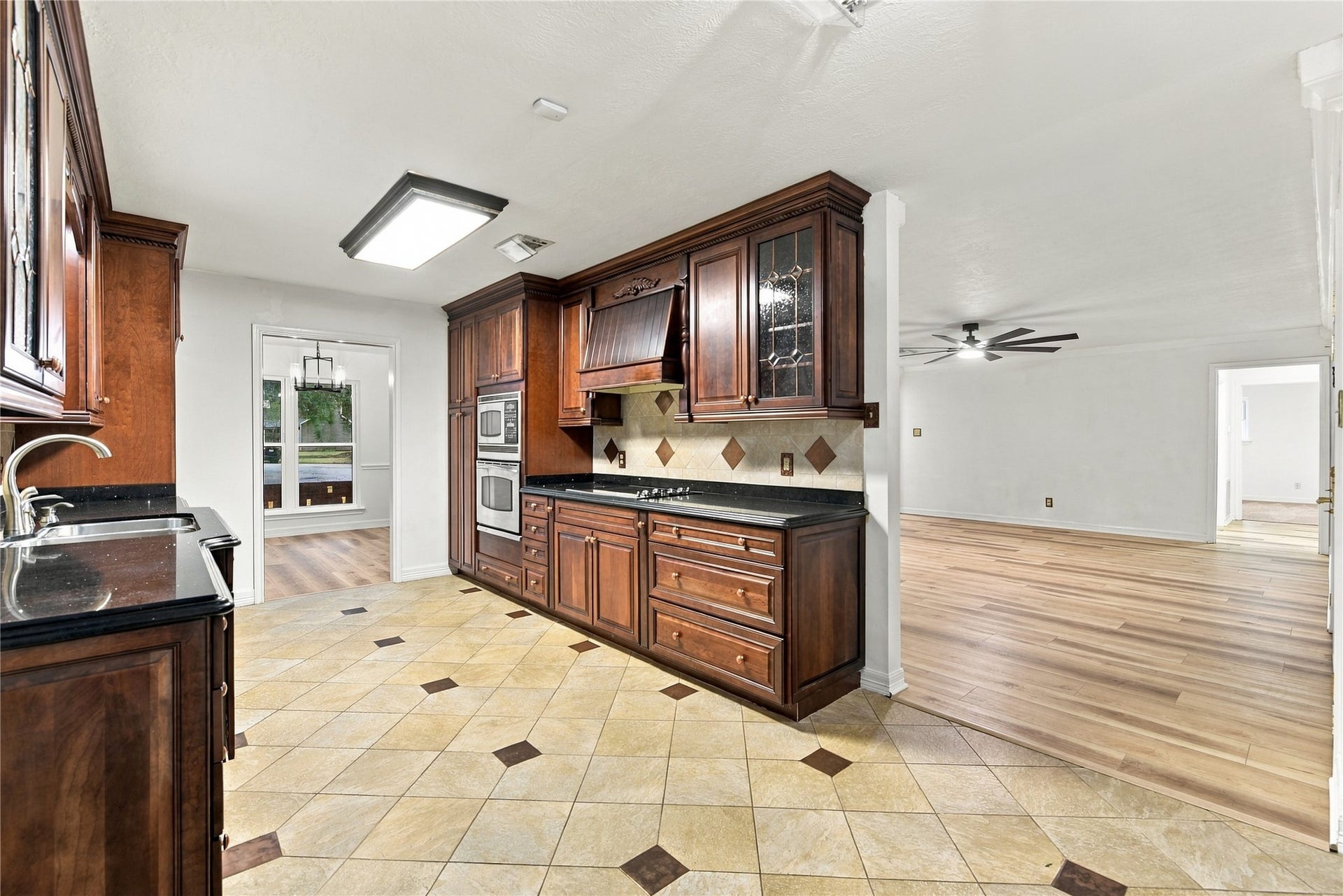 8501 Twelve Oaks Drive, Texas City, TX 77591 8501 Twelve Oaks Drive, Texas City, TX 77591