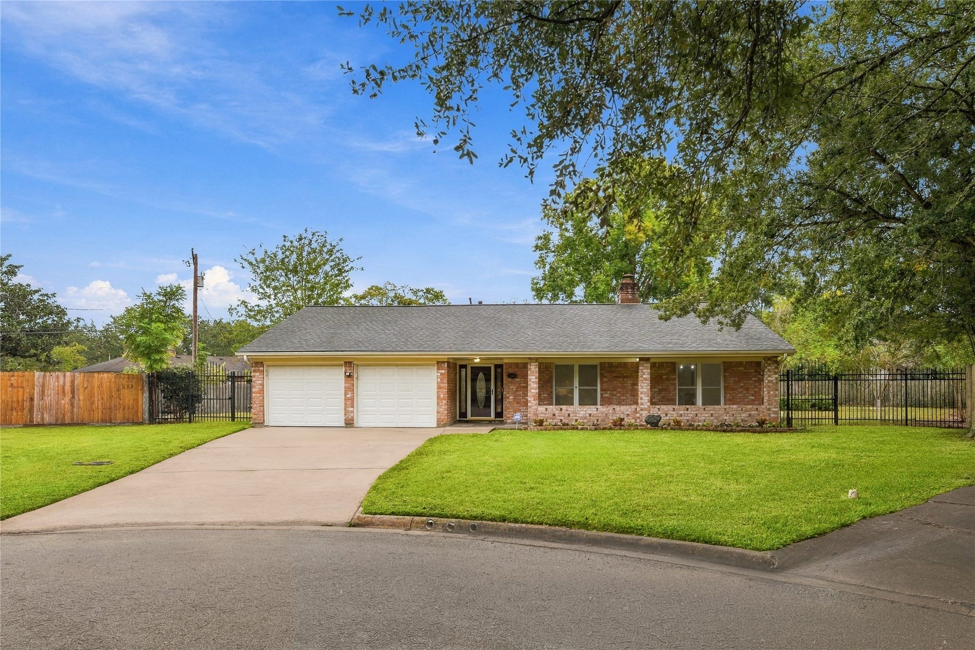 8501 Twelve Oaks Drive, Texas City, TX 77591 8501 Twelve Oaks Drive, Texas City, TX 77591