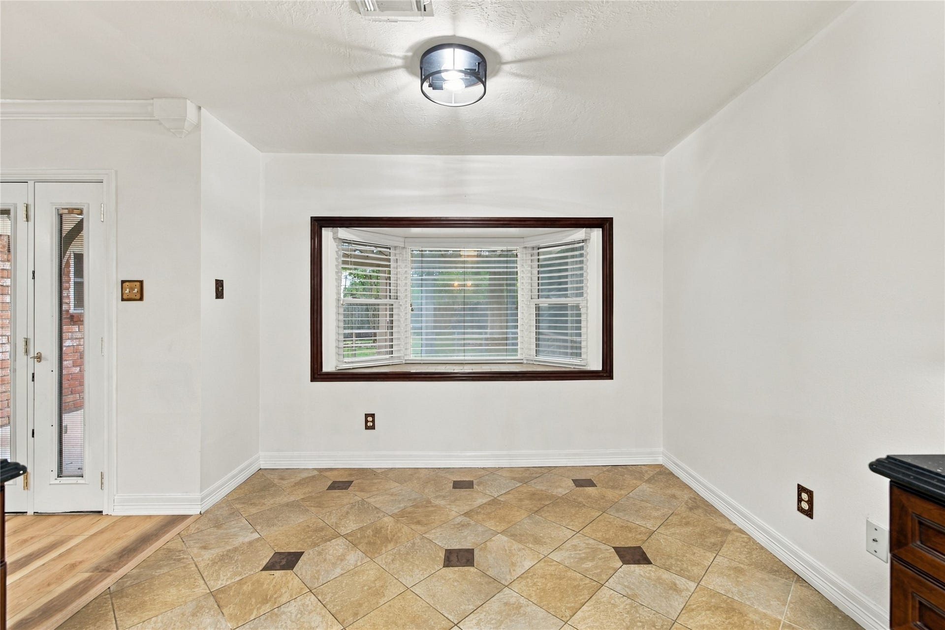 8501 Twelve Oaks Drive, Texas City, TX 77591 8501 Twelve Oaks Drive, Texas City, TX 77591