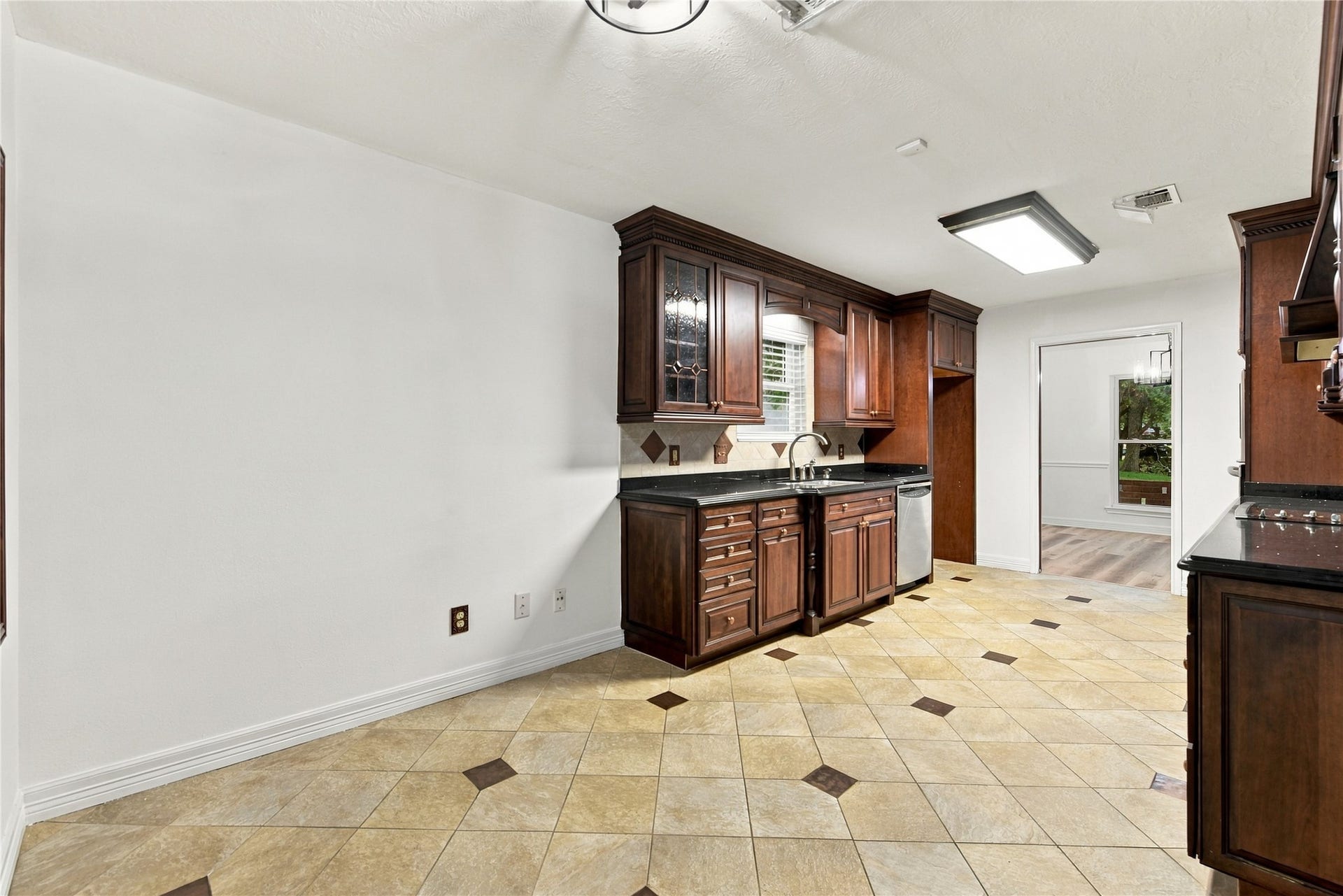 8501 Twelve Oaks Drive, Texas City, TX 77591 8501 Twelve Oaks Drive, Texas City, TX 77591