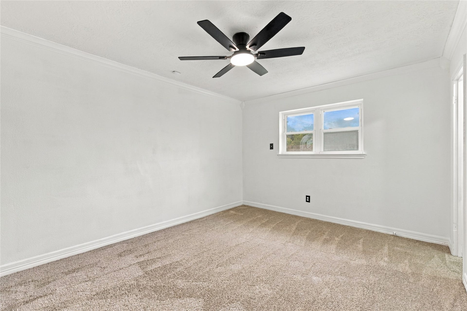 8501 Twelve Oaks Drive, Texas City, TX 77591 8501 Twelve Oaks Drive, Texas City, TX 77591