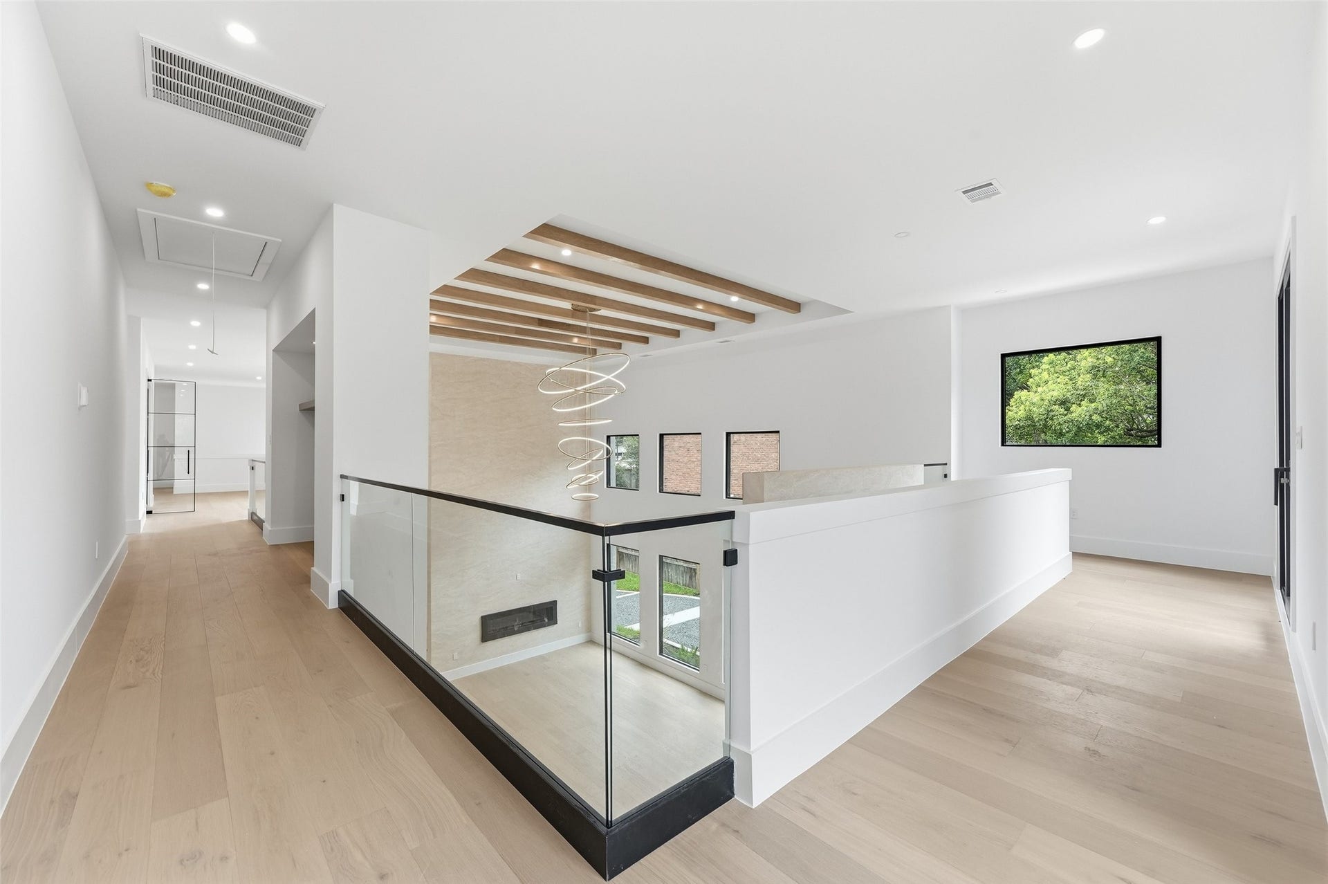 519 W 30th Street, Houston, TX 77018 519 W 30th Street, Houston, TX 77018