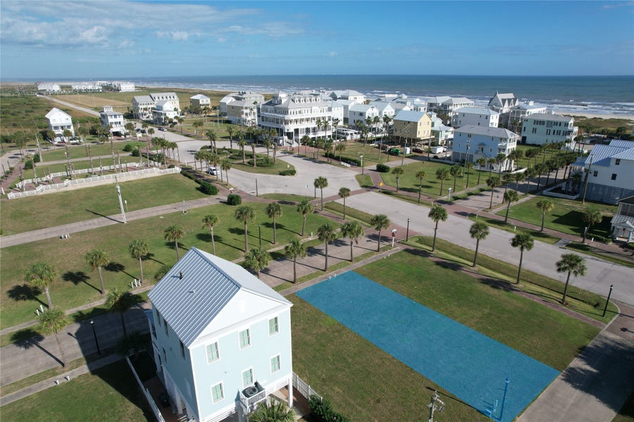 Property photo for 625 Ramsar Road, Galveston, TX