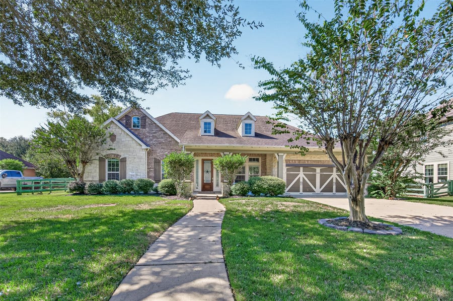 Property photo for 5119 Water Oak Crescent, Fulshear, TX