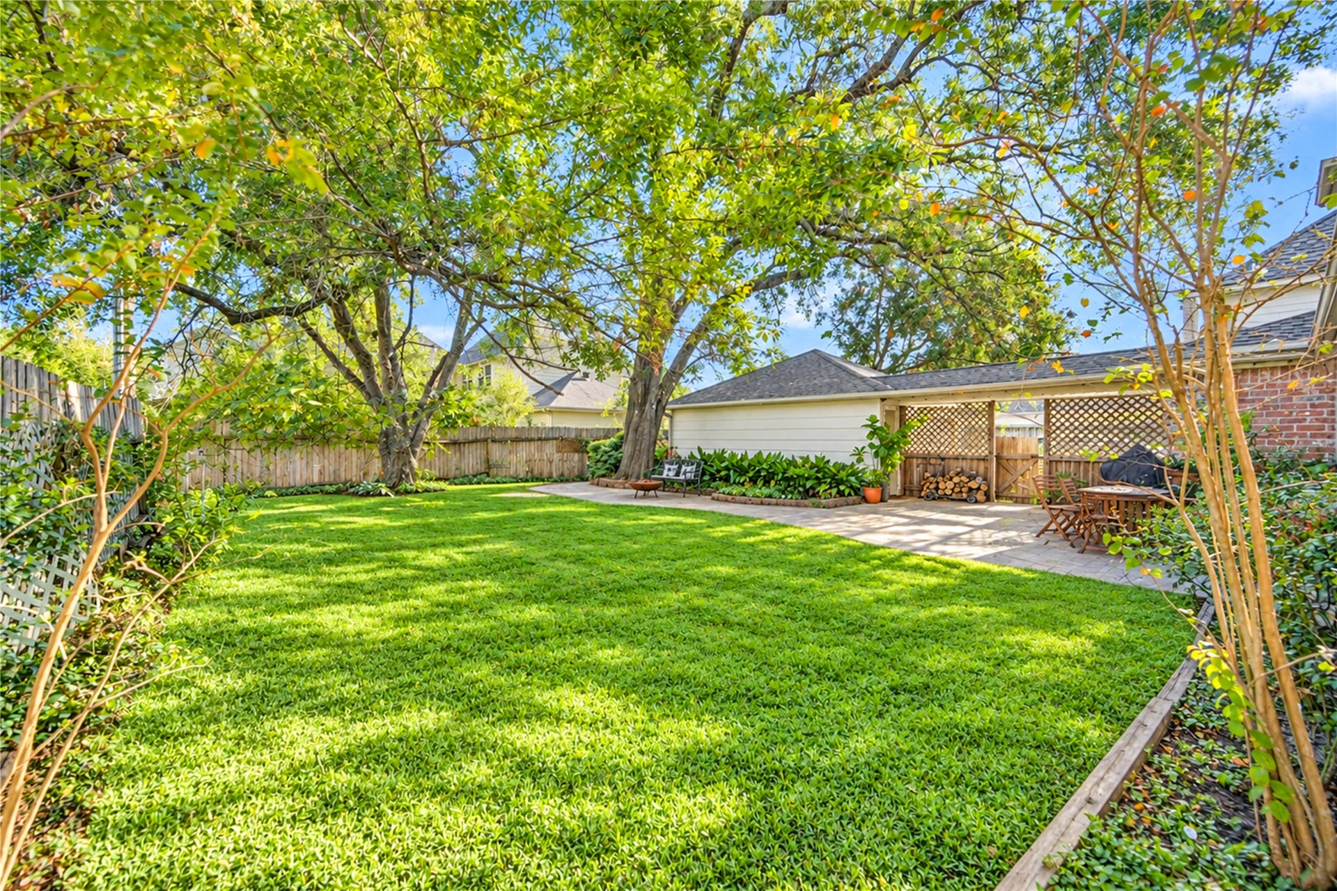 11423 Inwood Drive, Houston, TX 77077 Room to roam, relax and enjoy the outdoors! This expansive backyard is a rare find, featuring a lush green lawn, beautiful mature shade trees and plenty of open space for outdoor activities. Imagine weekend lawn games, gardening, or simply relaxing beneath the trees with a favorite book. Fully fenced and surrounded by established greenery, this peaceful backyard offers a wonderful blend of privacy, natural beauty and endless possibilities for outdoor living!