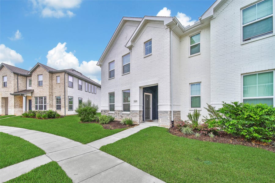 Property photo for 2203 Seven Oaks Boulevard, Tomball, TX