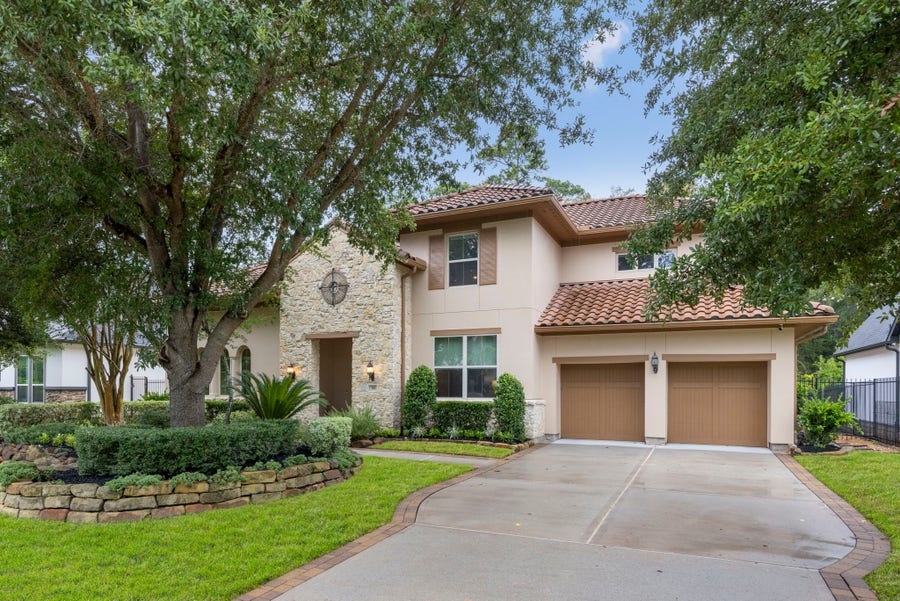 Property photo for 39 Pondera Point Dr, Tomball, TX