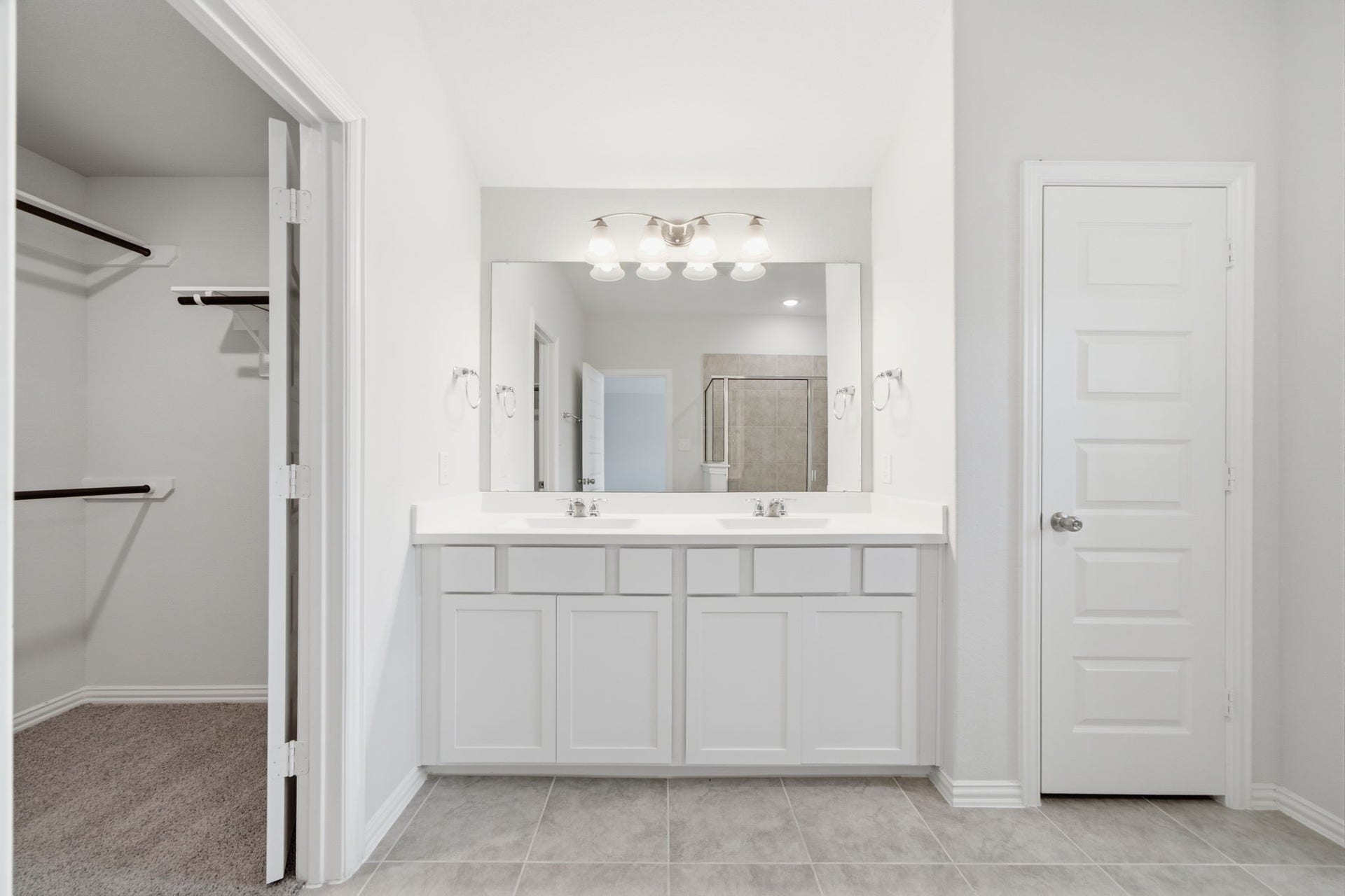 7116 Elgin Street, Pearland, TX 77584 En suite bathroom