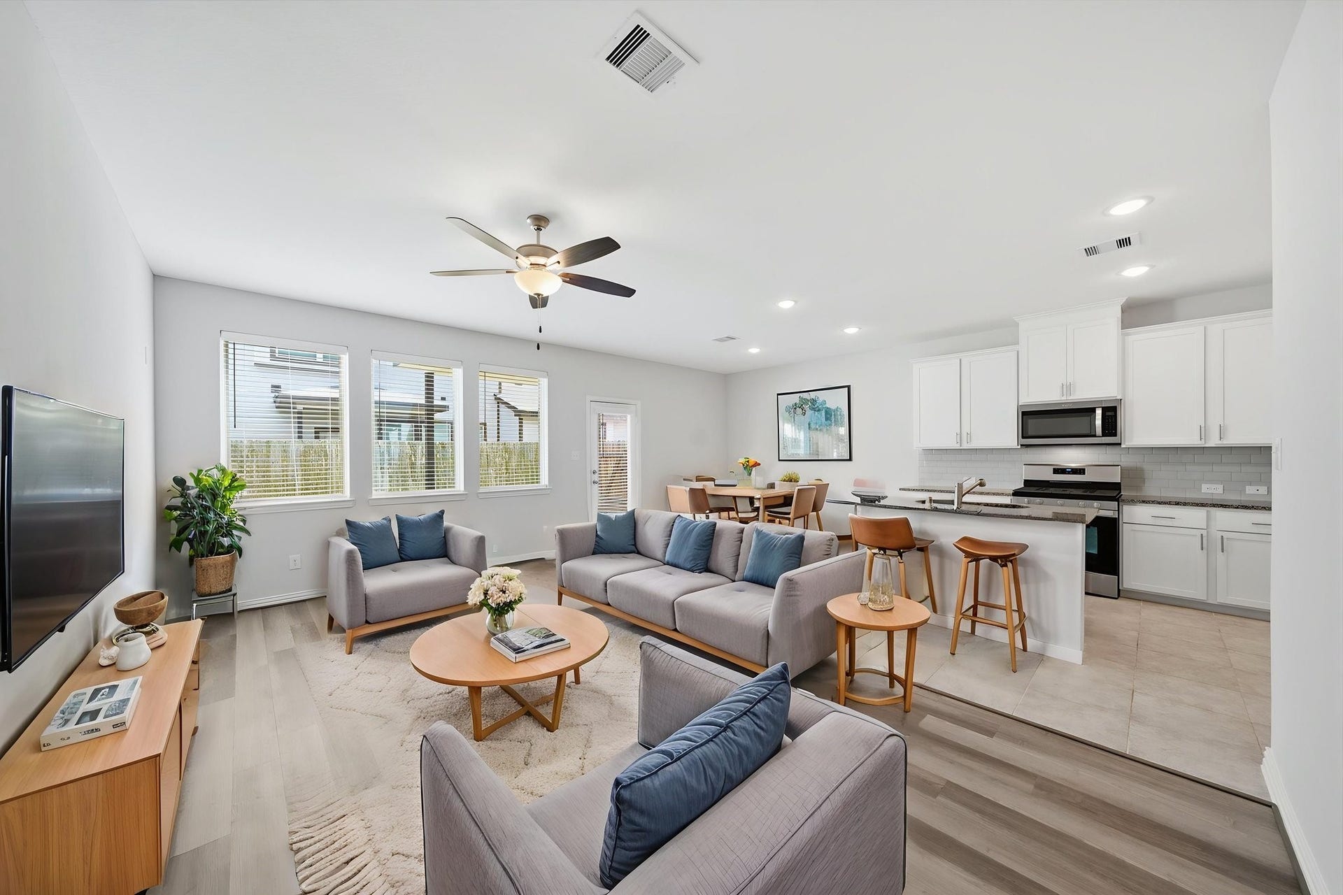 7116 Elgin Street, Pearland, TX 77584 Virtually staged -Livingroom-Kitchen