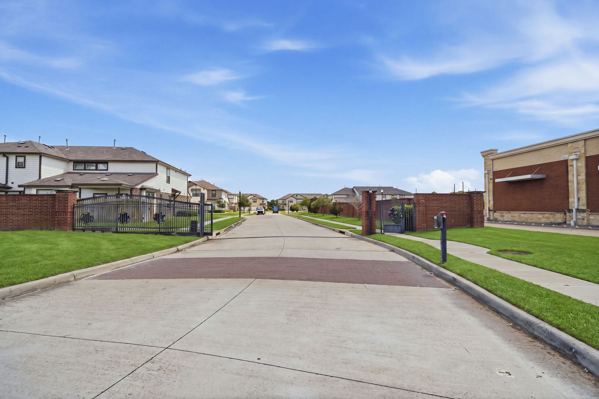 7116 Elgin Street, Pearland, TX 77584 Gated Community