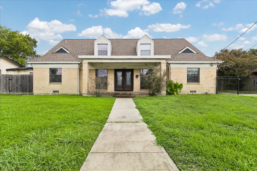 Property photo for 1330 Des Jardines Street, Houston, TX