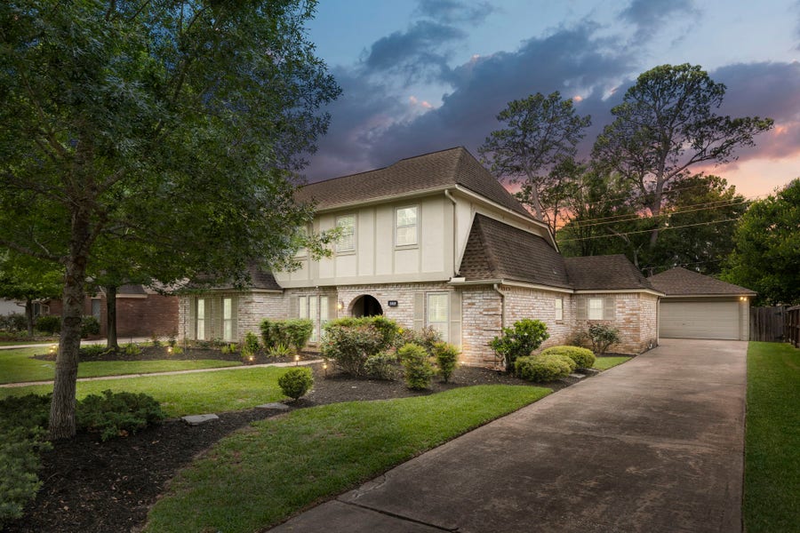 Property photo for 15619 Pebble Bend Drive, Houston, TX