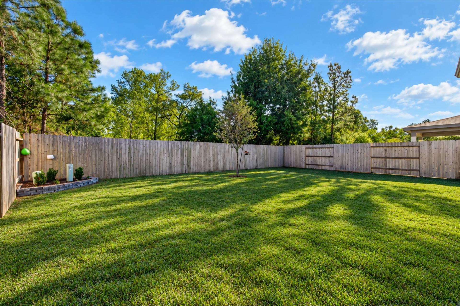 9453 Castillo Court, Magnolia, TX 77354 Imagine creating your own outdoor retreat in this generous backyard with no rear neighbors.