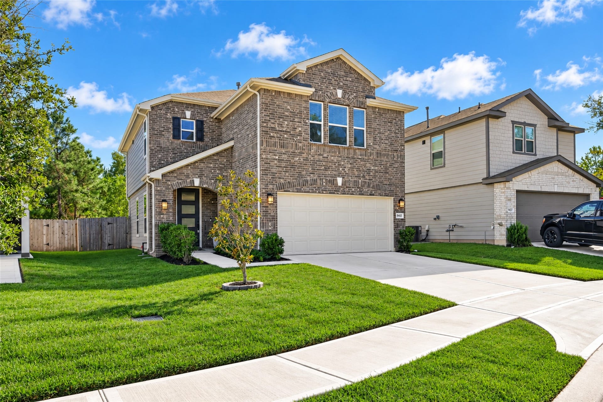 9453 Castillo Court, Magnolia, TX 77354 Enjoy the attractive curb appeal of this home situated on a cul-de-sac lot in Creekside Court. The landscaped lawn and welcoming exterior create a pleasant setting to come home to each day.