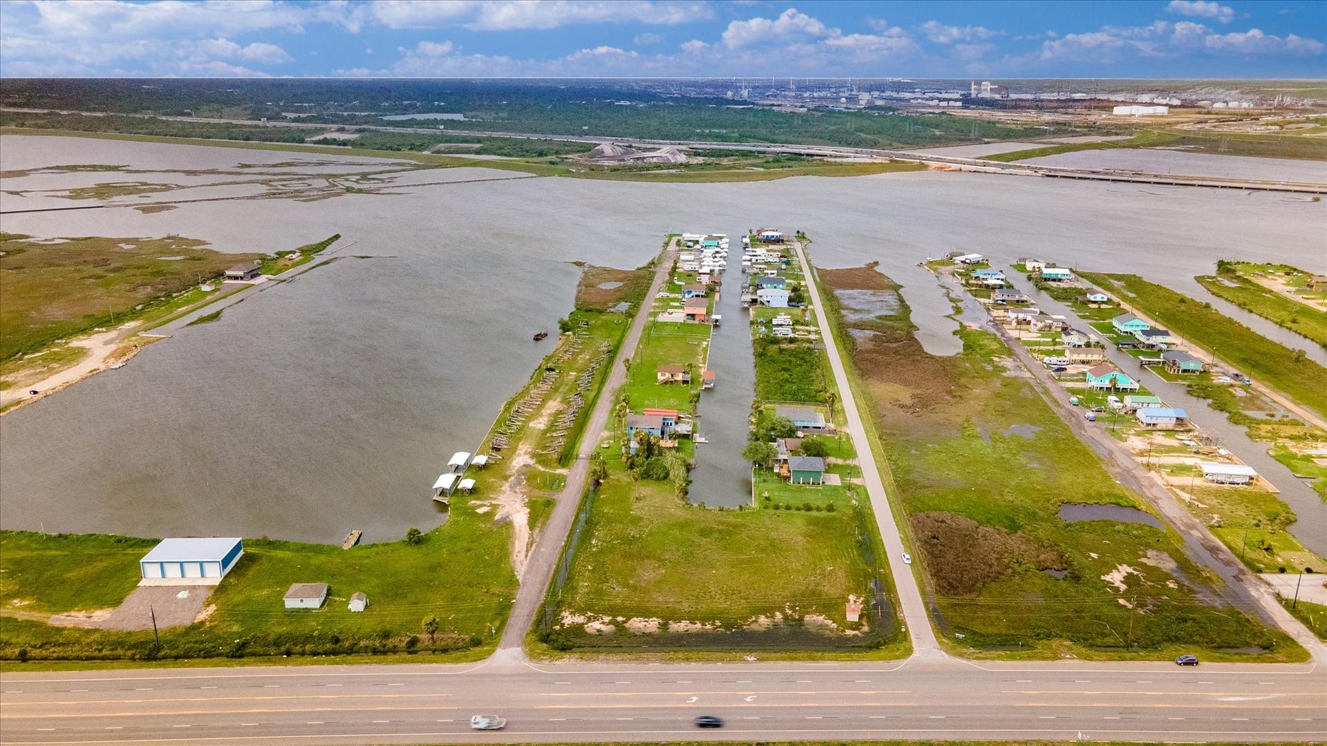 33&34 Beau Terre, Hitchcock, TX 77563 33&34 Beau Terre, Hitchcock, TX 77563