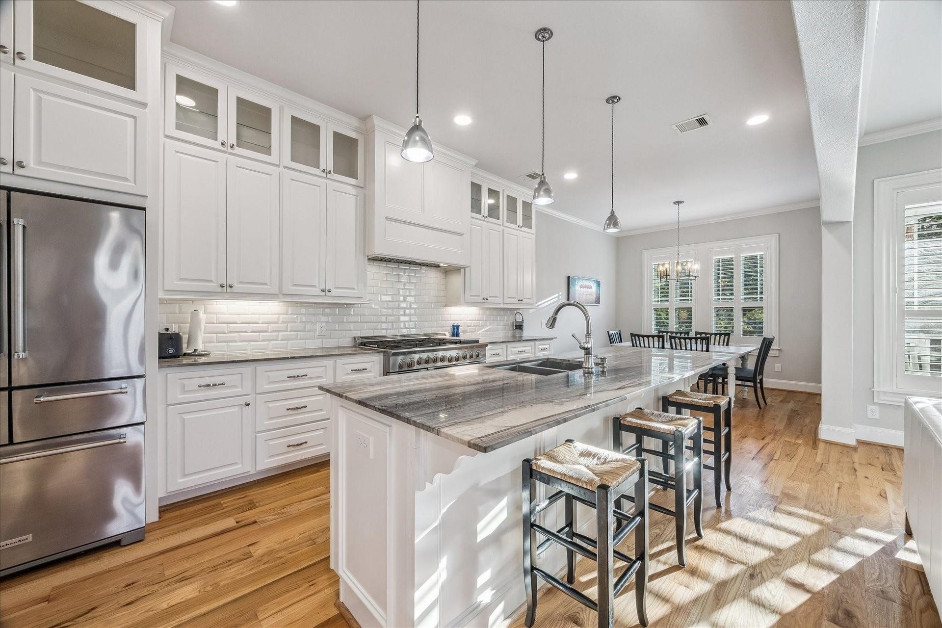 209 Queen Road, Clear Lake Shores, TX 77565 Another view of this sparkling kitchen connected to the dining area
