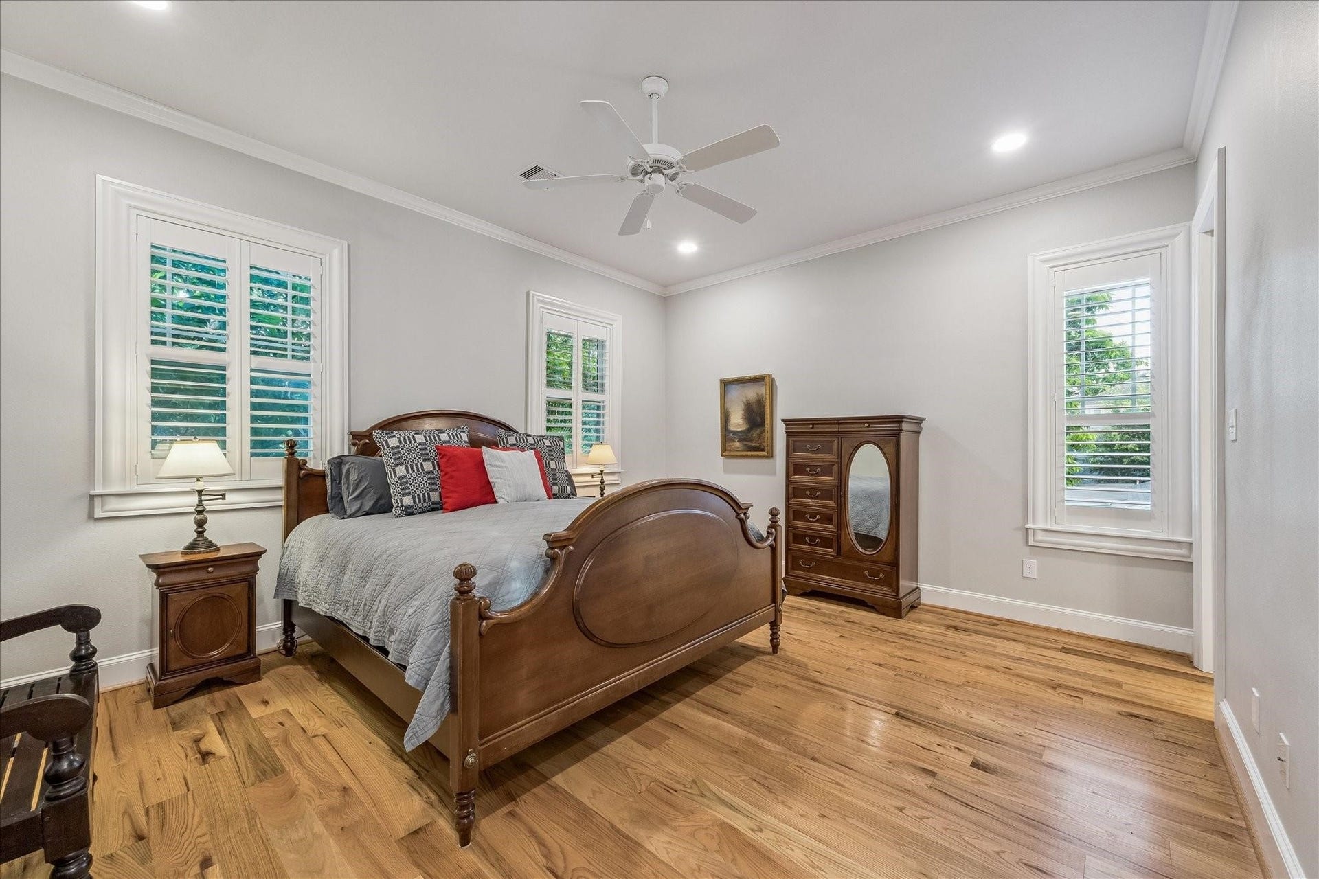 209 Queen Road, Clear Lake Shores, TX 77565 Primary bedroom located on the main floor