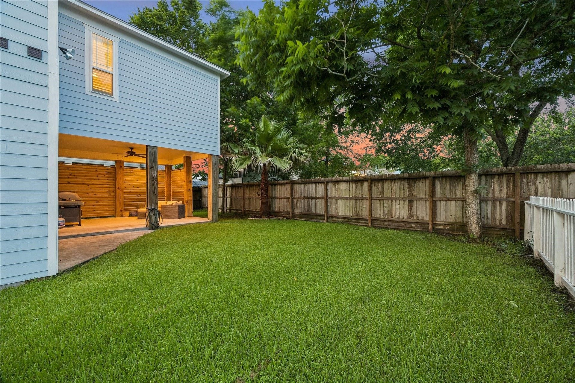 209 Queen Road, Clear Lake Shores, TX 77565 A lush, green side yard with room for a pool, pets or play