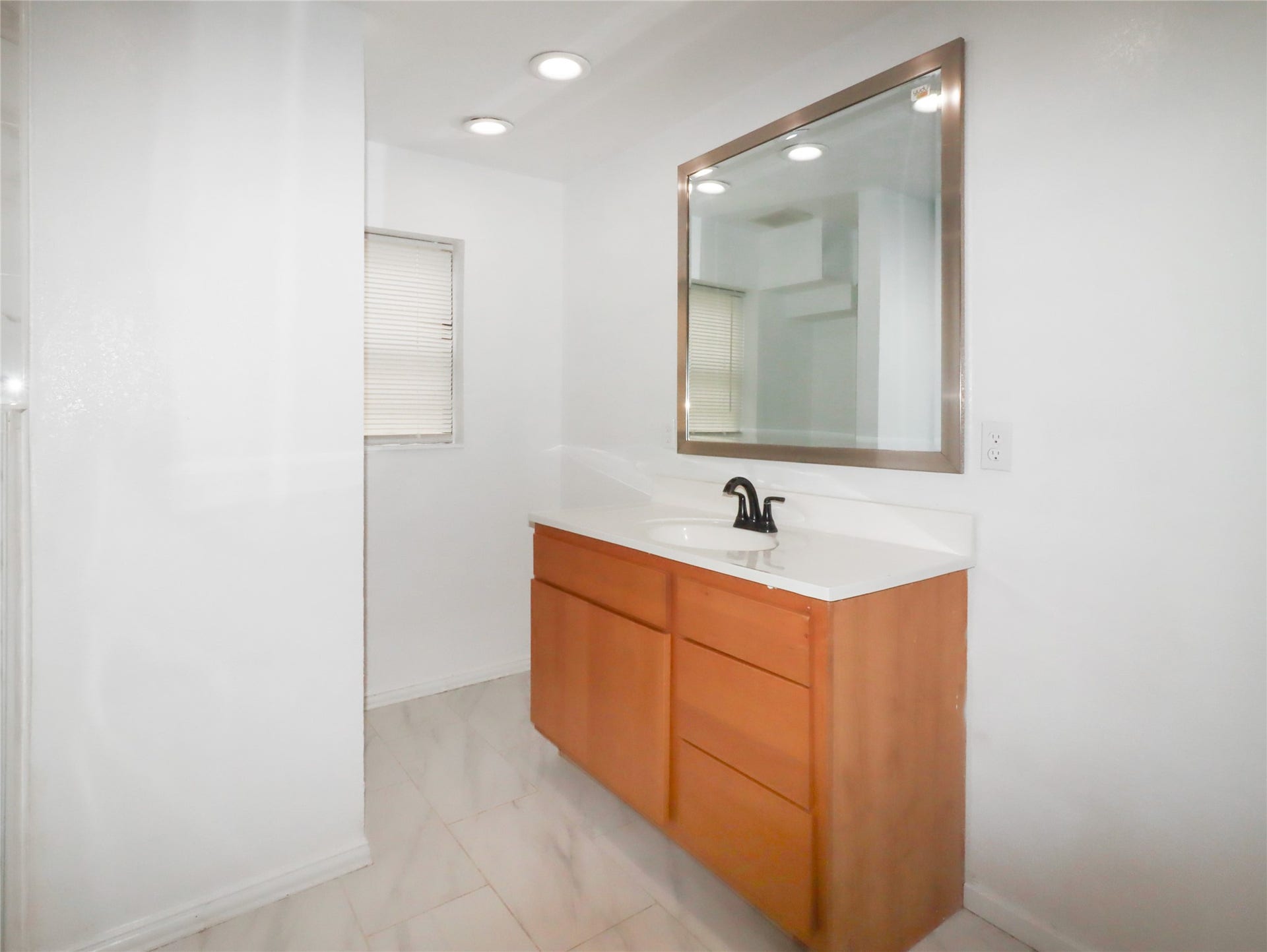 176 Barracuda Street, #B, Bayou Vista, TX 77563 176 Barracuda Street, #B, Bayou Vista, TX 77563