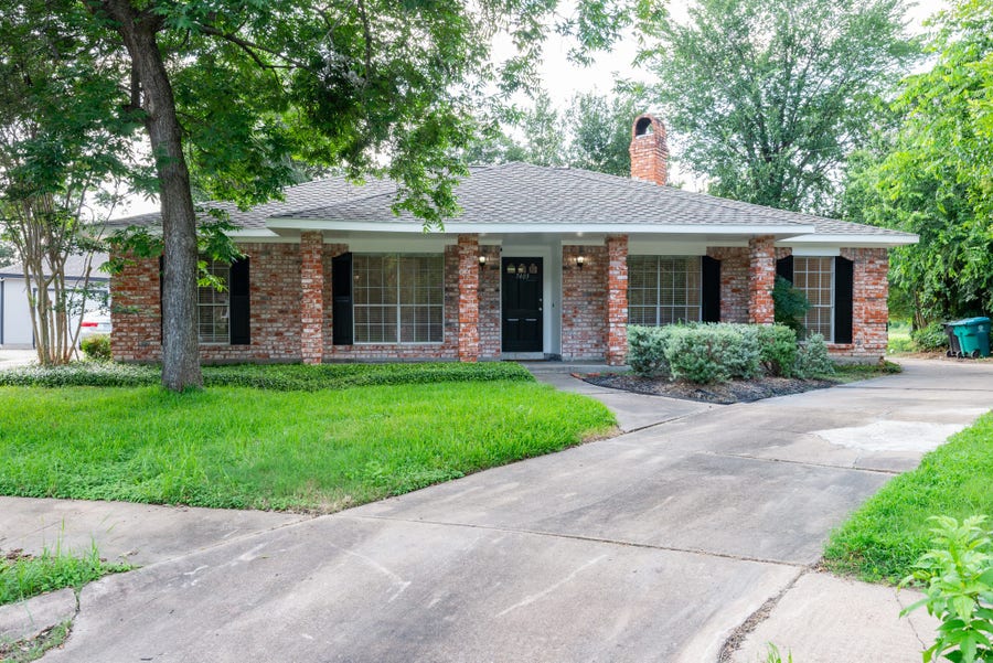 Property photo for 7403 Tall Pines Drive, Houston, TX