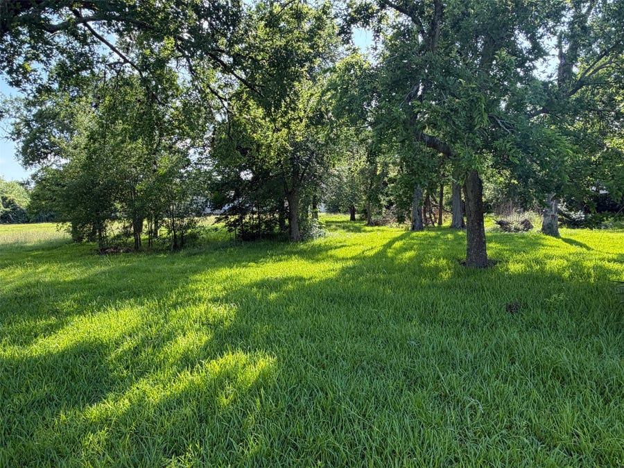 Property photo for 1551 W Texas Avenue, Baytown, TX