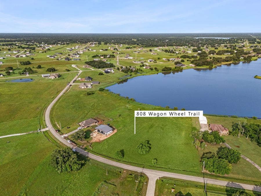 Property photo for 808 Wagon Wheel Trail, Angleton, TX