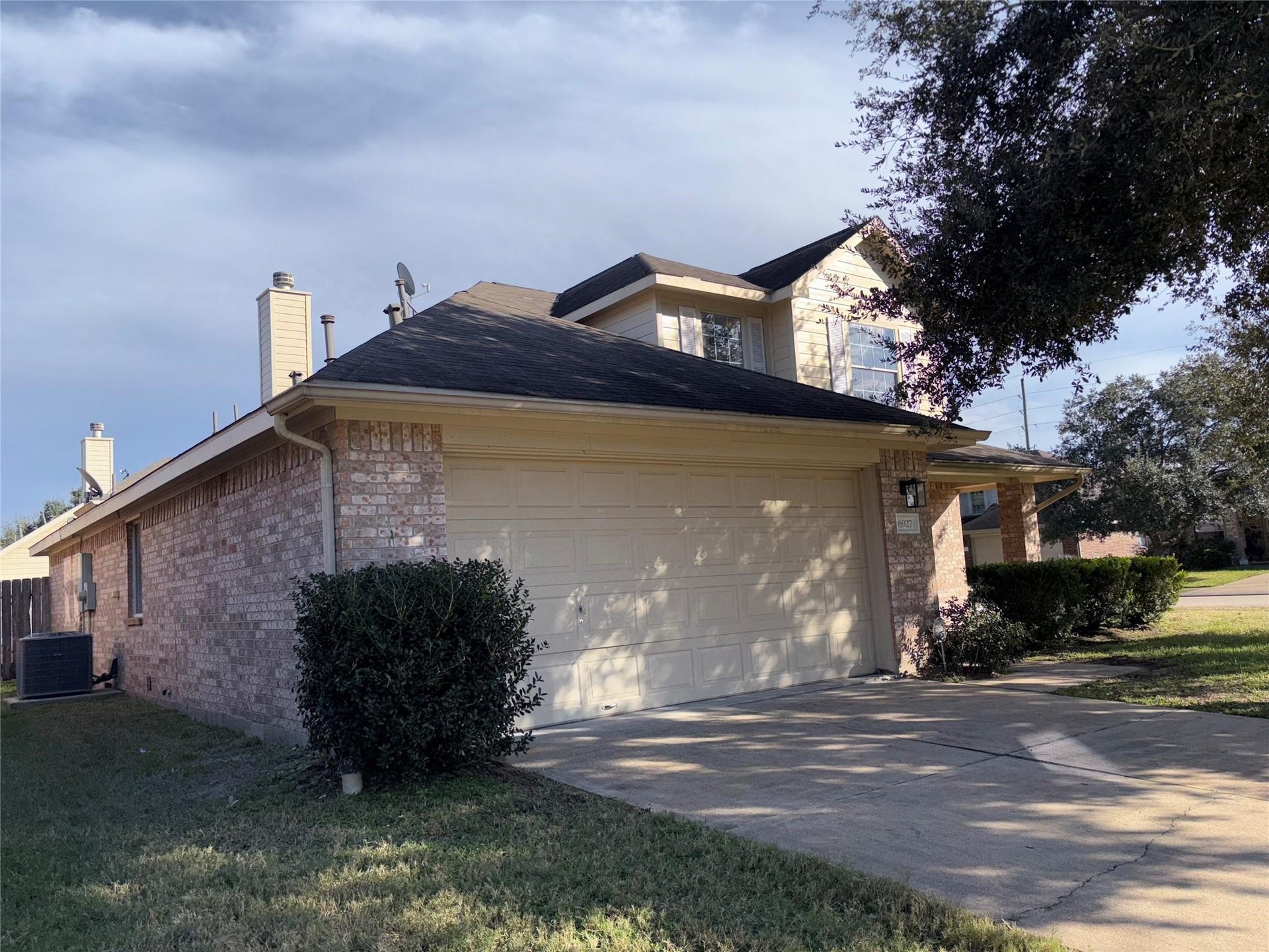 6927 Pheasant Oak Drive, Houston, TX 77083